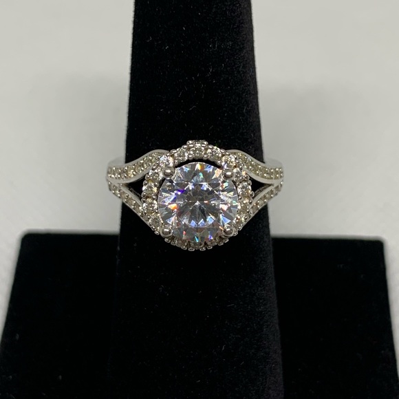 Flawless K-Star Simulated Diamond Ring - Picture 3 of 12